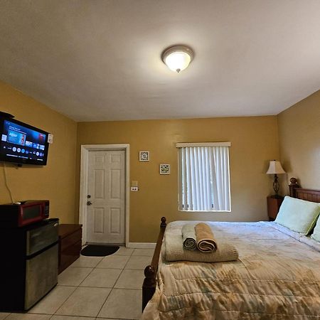 Royal Poinciana Stay Miami Springs ภายนอก รูปภาพ