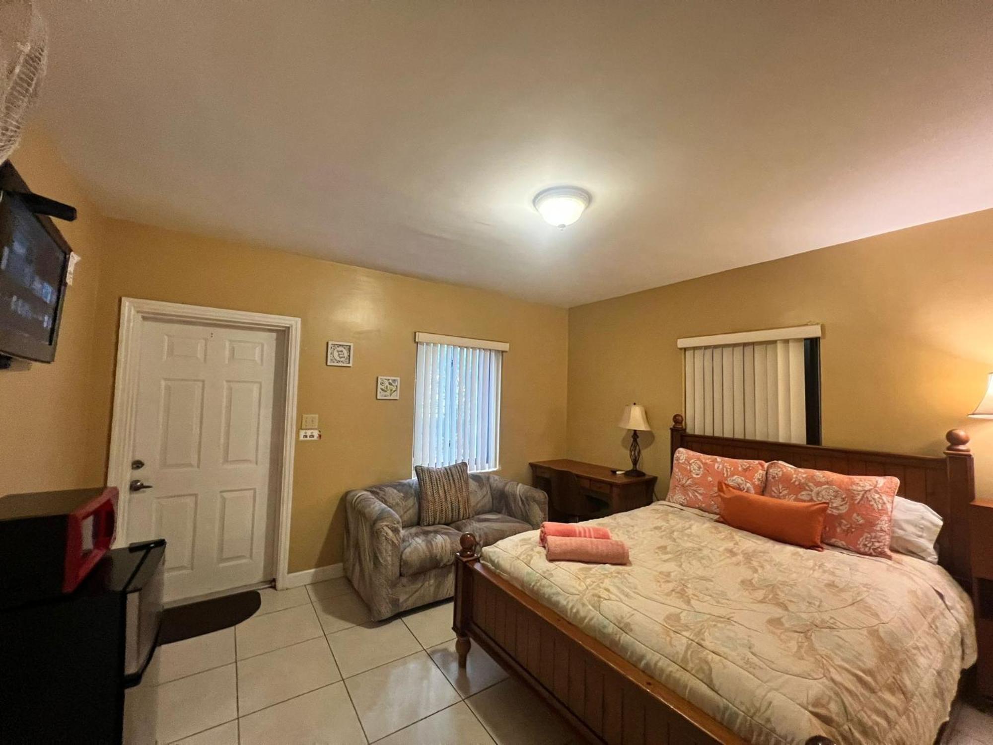 Royal Poinciana Stay Miami Springs ภายนอก รูปภาพ