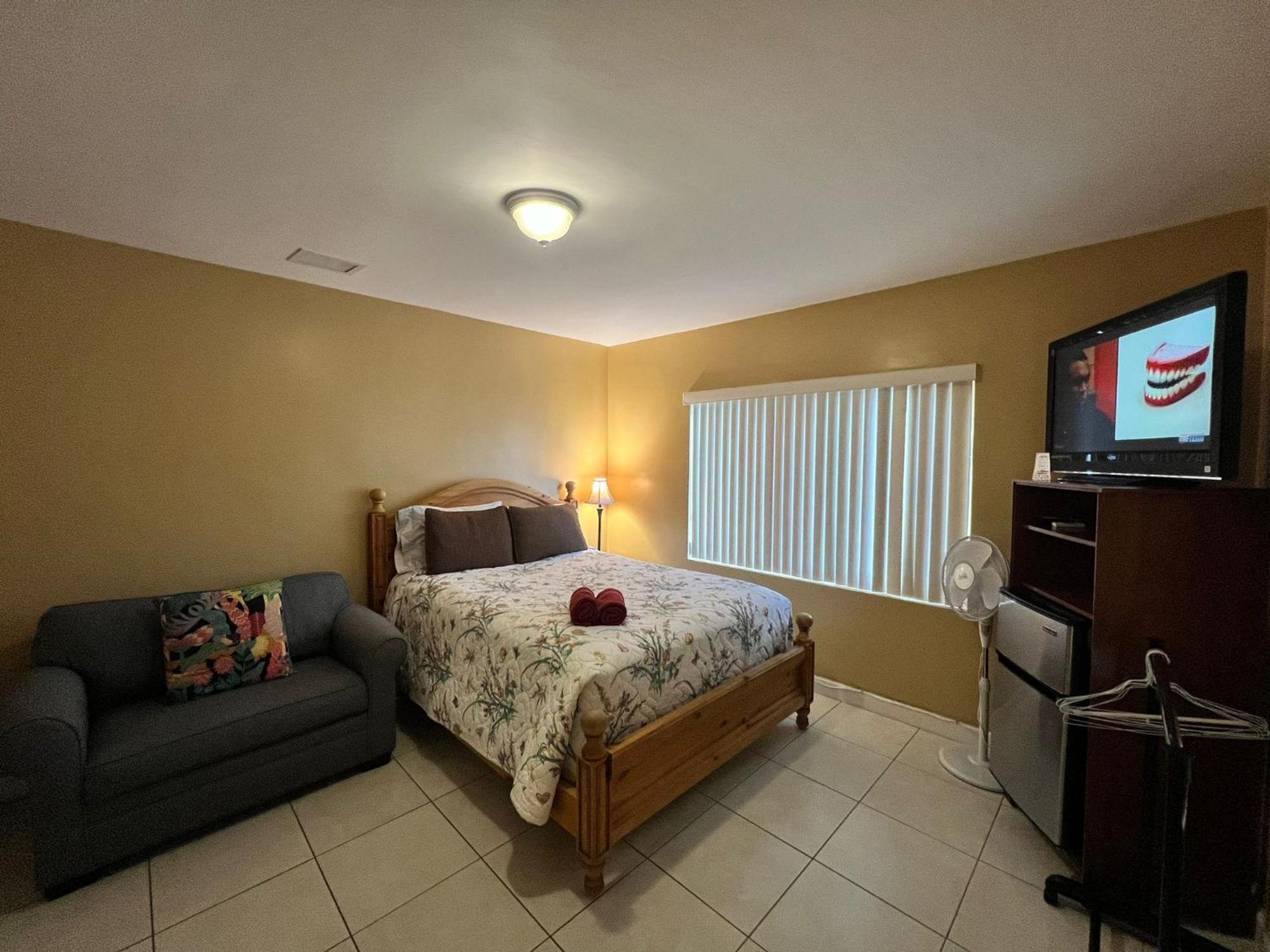 Royal Poinciana Stay Miami Springs ภายนอก รูปภาพ