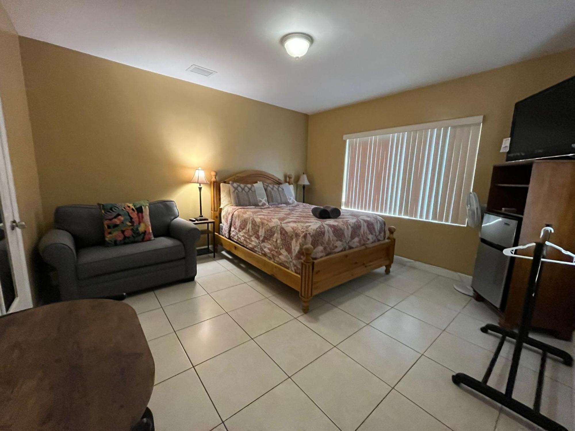 Royal Poinciana Stay Miami Springs ภายนอก รูปภาพ
